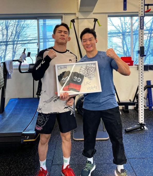 UFC 플라이급 박현성(왼쪽). 출처 | 박현성 채널