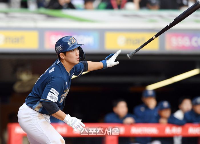 NC 다이노스 서호철이 인천 SSG 랜더스필드에서 열린 2023 KBO리그 SSG 랜더스와 준플레이오프 1차전 9회초 2사 2루 상황에서 SSG 서진용을 상대로 1타점 적시타를 치고 있다. 문학 | 박진업기자 upandup@sportsseoul.com