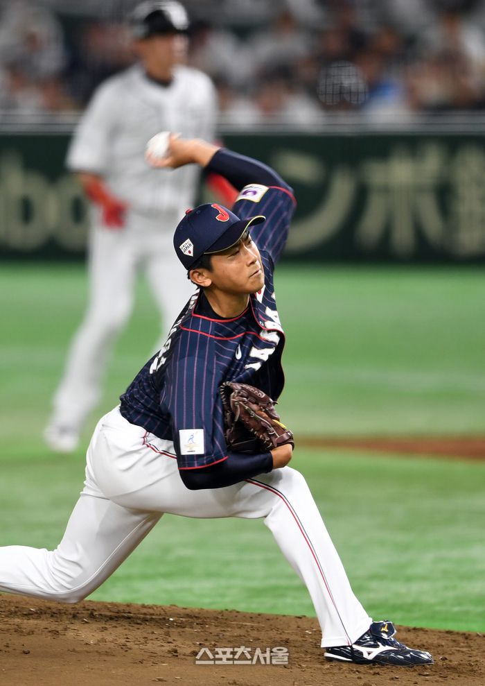 일본 이마나가 쇼타가 일본 도쿄돔에서 열린 아시아 프로야구 챔피언십(APBC) 2017 대만전에서 힘차게 공을 던지고 있다. 도쿄 | 박진업기자 upandup@sportsseoul.com