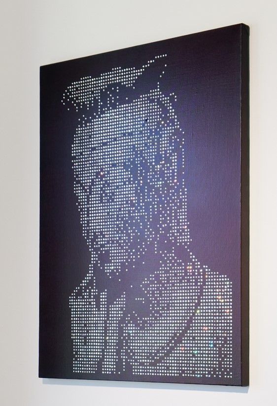 이동재, Icon_Bodhisattva in Pensive Position, 캔버스에 아크릴, 크리스털, 65×53㎝,  2020. 사진 | 페이토갤러리