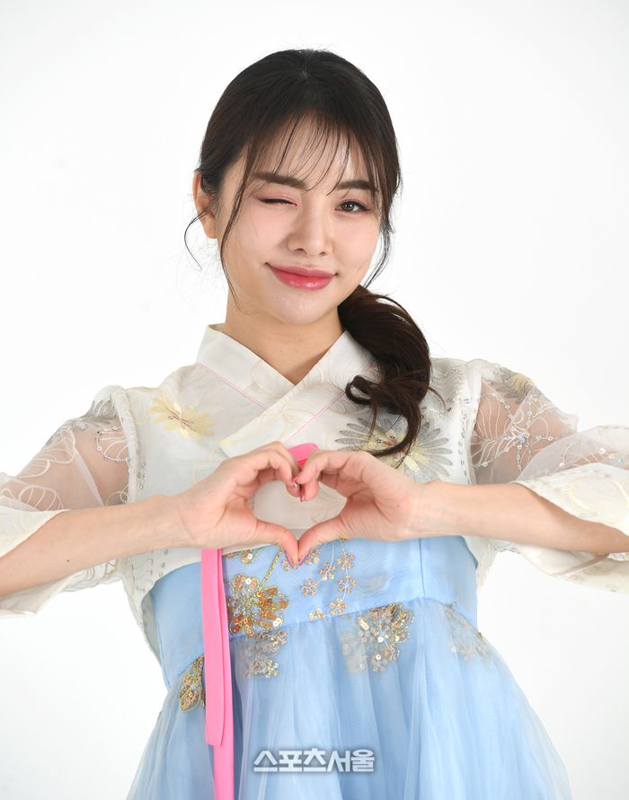 가수 설하윤이 6일 스포츠서울과 인터뷰에 앞서 포즈를 취하고 있다.  2024. 2. 6.최승섭기자 thunder@sportsseoul.com