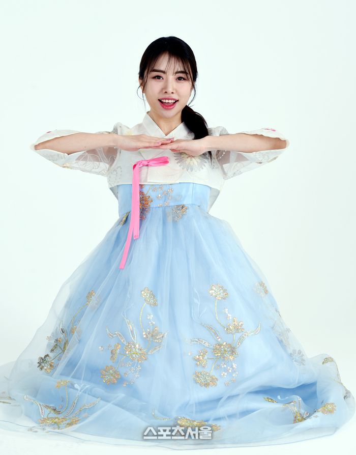 가수 설하윤이 6일 스포츠서울과 인터뷰에 앞서 포즈를 취하고 있다.  2024. 2. 6.최승섭기자 thunder@sportsseoul.com