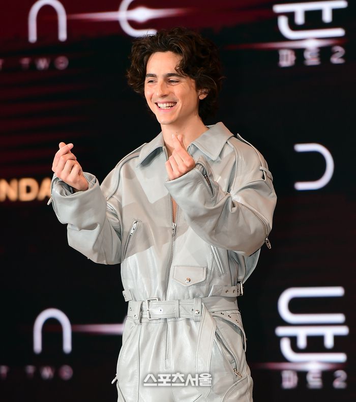 티모시 살라메가 21일 여의도 콘래드호텔에서 열린 영화 ‘듄: 파트2’ 내한 프레스컨퍼런스에서 포토타임을 갖고 있다. 출연: 티모시 샬라메, 젠데이아, 오스틴 버틀러, 스텔란 스카스가드, 감독: 드니 빌뇌브 . 2024.02.21.강영조 기자 kanjo@sportsseoul.com