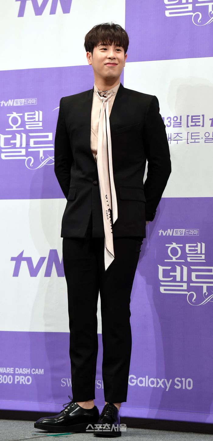 tvN 드라마 ‘호텔 델루나’ 제작발표회가 지난 7월 서울 강남구 임피리얼팰리스 호텔에서 열렸다. 표지훈(피오)이 포토타임을 갖고 있다. 2019. 7. 8. 사진ㅣ최승섭기자 thunder@sportsseoul.com