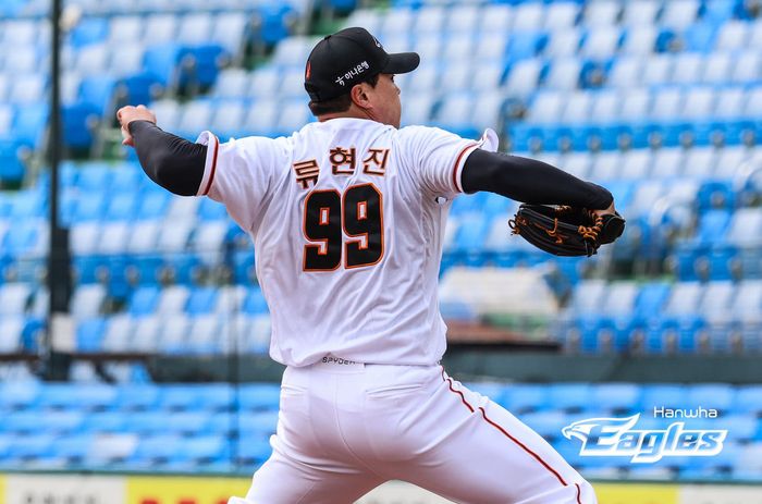 한화 류현진이 지난 7일 대전한화생명이글스파크에서 열린 청백전에서 투구하고 있다. 사진 | 한화 이글스