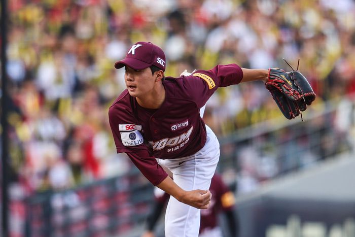 신인 투수 김연주가 23일 데뷔전에서 1이닝 무실점을 기록했다. 사진 | 키움히어로즈