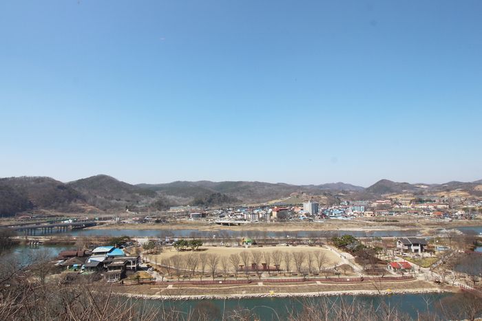 전북 임실 운서정에서 바라본 사선대국민관광지 전경.    사진 | 한국관광공사