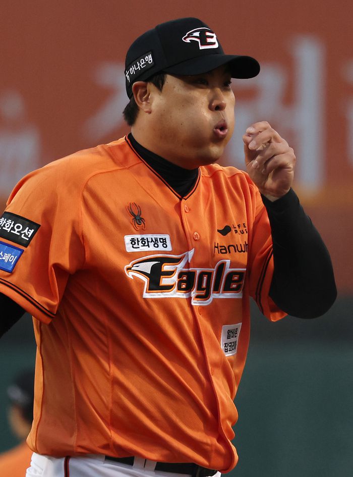 한화 선발 류현진이 29일 대전 한화생명이글스파크에서 열린 2024 KBO리그 정규시즌 KT전에 등판을 준비하고 있다. 사진 | 대전=연합뉴스
