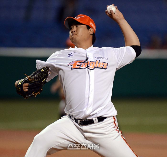 한화 류현진이 2012년 10월4일 대전구장에서 열린 2012 KBO리그 넥센전에 선발 등판해 힘차게 공을 던지고 있다. 스포츠서울 DB