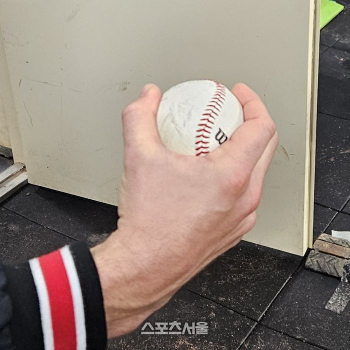 네일의 스위퍼 그립. 사진 | 황혜정 기자 et16@sportsseoul.com