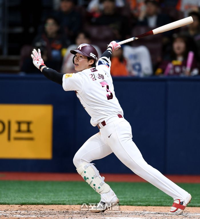 키움 김혜성이 5일 고척스카이돔에서 열린 2024 KBO리그 한화와 경기에서 5회말 적시타를 치고 있다. 고척 | 최승섭기자 thunder@sportsseoul.com