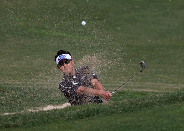 박상현이 12일 열린 KPGA투어 시즌 개막전 DB손해보험 프로미 오픈 2라운드에서 벙커샷을 하고 있다. 사진 | KPGA