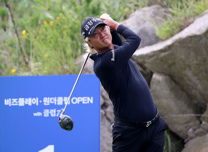 허인회가 KPGA투어 비즈플레이·원더클럽 오픈에서 드라이버 티샷하고 있다. 사진 | KPGA