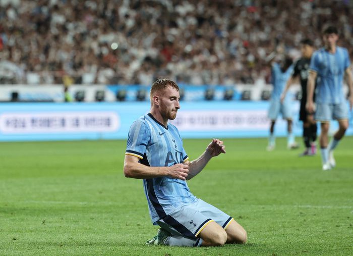 토트넘 클루셉스키가 31일 서울월드컵경기장에서 열린 2024 쿠팡플레이 시리즈 토트넘과 팀 K리그의 경기에서 골을 넣은 뒤 세리머니를 하고 있다. 사진 | 연합뉴스