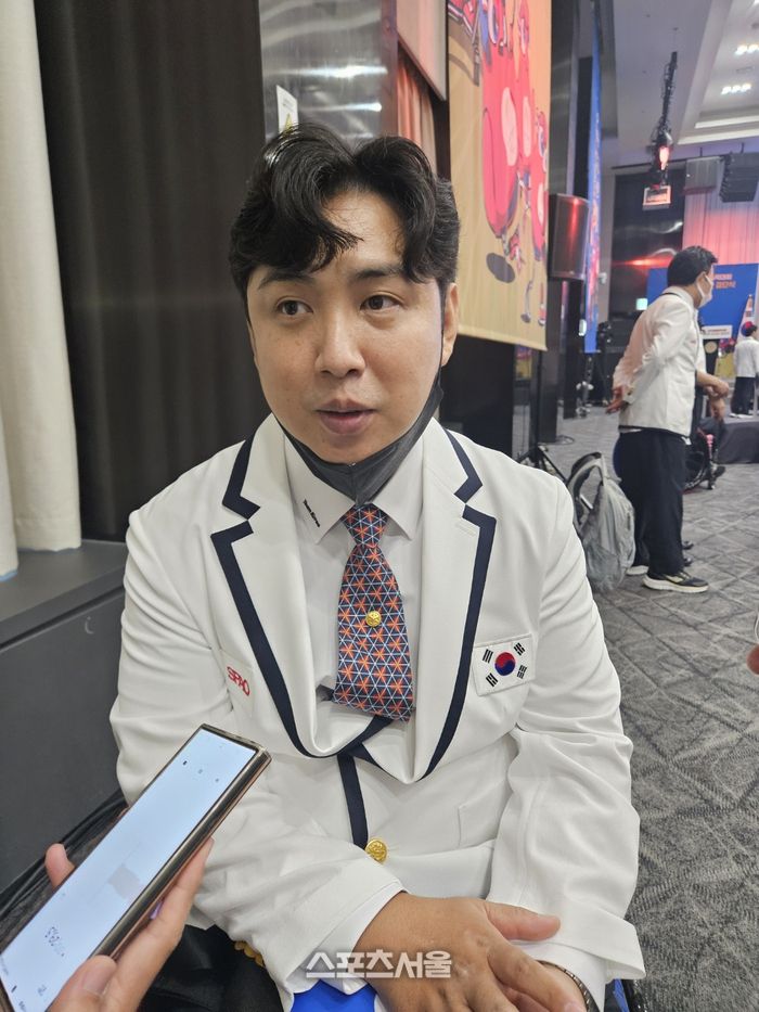 2024 파리 패럴림픽 사격 대표팀 조정두가 12일 서울올림픽파크텔에서 열린 2024 파리 패럴림픽 대한민군 선수단 결단식을 마친 후 인터뷰에 응했다. 올림픽파크텔 | 김동영 기자 raining99@sportsseoul.com