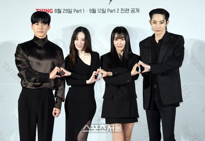 배우 김무열(왼쪽부터), 전종서, 정유미, 이수혁이 27일 서울 용산구 아이파크몰 CGV에서 진행된 티빙 오리지널 시리즈 ‘우씨왕후’ 제작발표회에서 취재진을 향해 포즈를 취하고 있다. 박진업 기자 upandup@sportsseoul.com