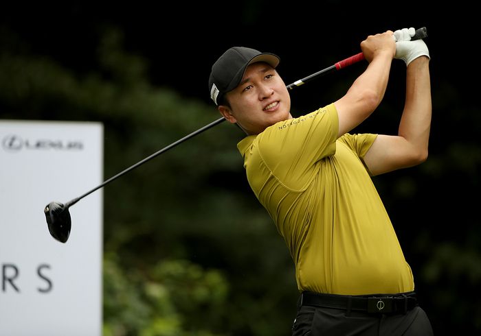 왕정훈이 30일 경남 양산시 에이원CC에서 열린 KPGA 투어 ‘렉서스 마스터즈’ 2라운드 15번홀에서 티샷을 하고 있다. 사진 | KPGA