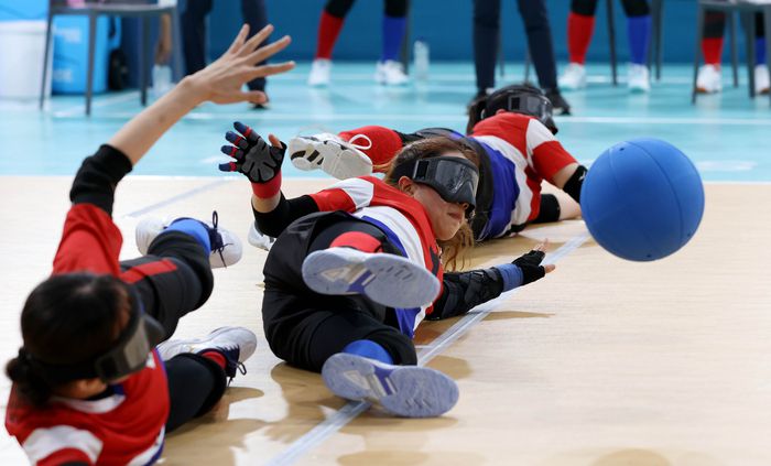 대한민국 골볼 대표팀이 31일(한국시간) 프랑스 파리 수드 파리 아레나6에서 열린 2024 파리 패럴림픽 여자 골볼 D조 조별리그 프랑스전에서 승리를 따냈다. 사진 | 대한장애인체육회
