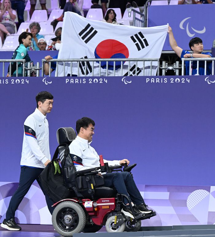 보치아 대표팀 정성준이 2일(현지시간) 프랑스 파리 수드 파리 아레나1에서 열린 2024 파리 패럴림픽 보치아 남자 개인전(스포츠등급 BC1)에서 은메달을 따냈다. 사진 | 대한장애인체육회
