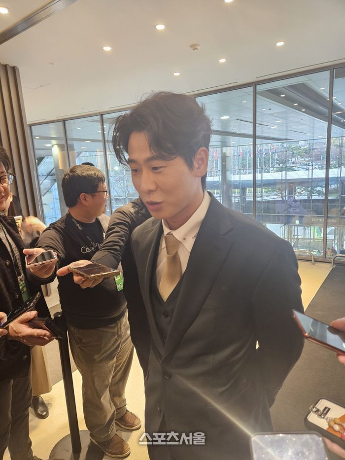 KIA 박찬호가 13일 서울 삼성동 코엑스 오디토리움에서 열리는 2024 KBO 골든글러브 시상식에 앞서 포즈를 취했다. 코엑스 | 김동영 기자 raining99@sportsseoul.com