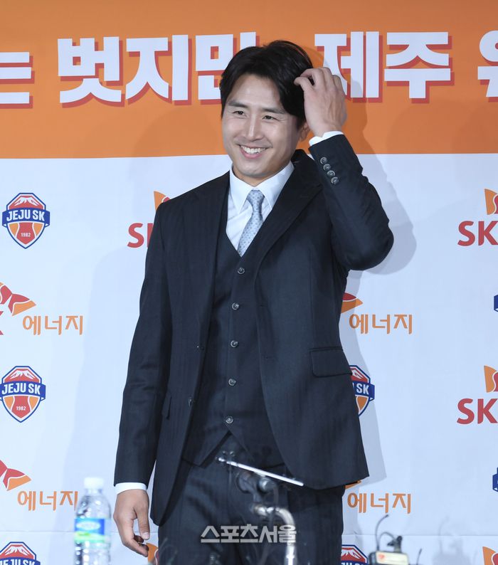 제주SK FC 구자철이 14일 서울 종로구 축구회견에서 현역 은퇴 기자회견을 하고 있다.2025. 1. 14.최승섭기자 thunder@sportsseoul.com