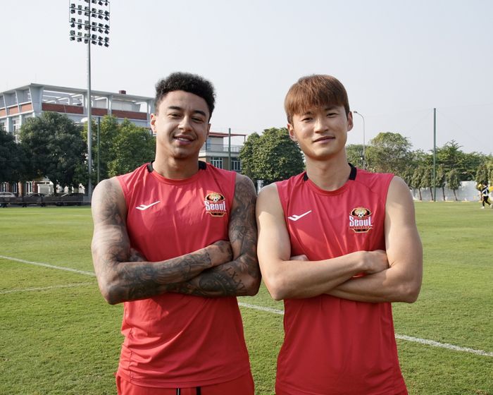 서울 주장 린가드(왼쪽)와 부주장 김진수. 사진 | 서울