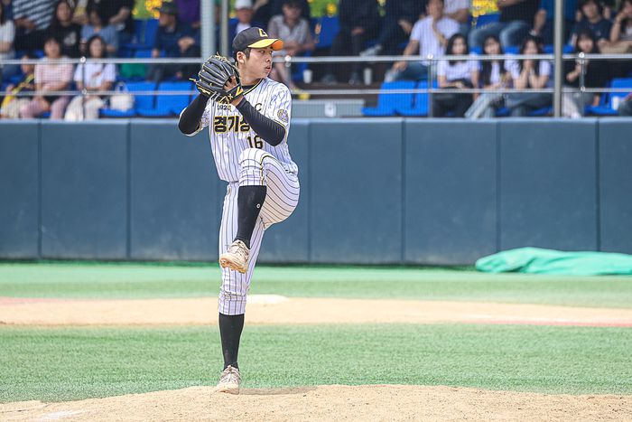 경기상고 시절 투수로 나선 추세현. 사진 | 경기상고