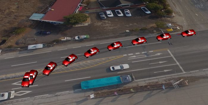 지난 2019년 도로 파임(포트홀)으로 인해 교통사고가 발생한 모습을 공단 교통사고종합분석센터에서 ‘사고재현 프로그램(PC-Crash)’으로 재현한 장면.  사진|한국도로교통공단