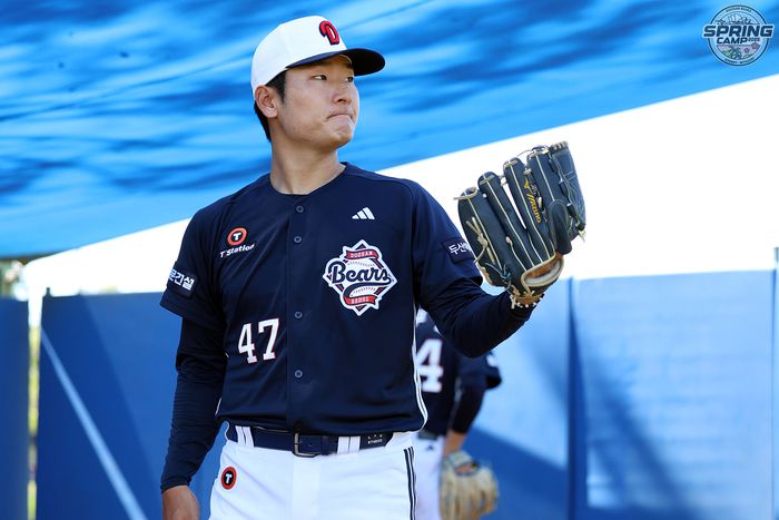 두산 곽빈이 호주 시드니 스프링캠프에서 불펜 피칭을 하고 있다. 사진 | 두산 베어스