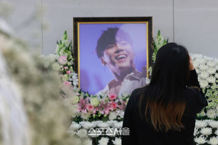 故 휘성의 빈소가 14일 서울 강남구 삼성서울병원 장례식장에 마련됐다.  <사진=사진공동취재단>