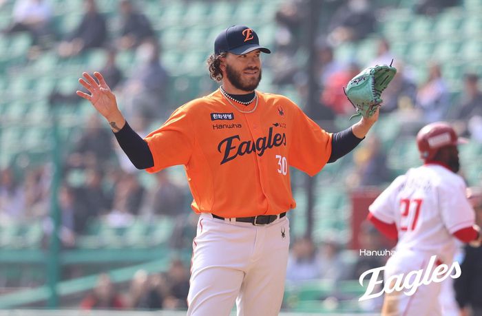 폰세가 시범경기에서 연일 호투하고 있다. 사진 | 한화 이글스