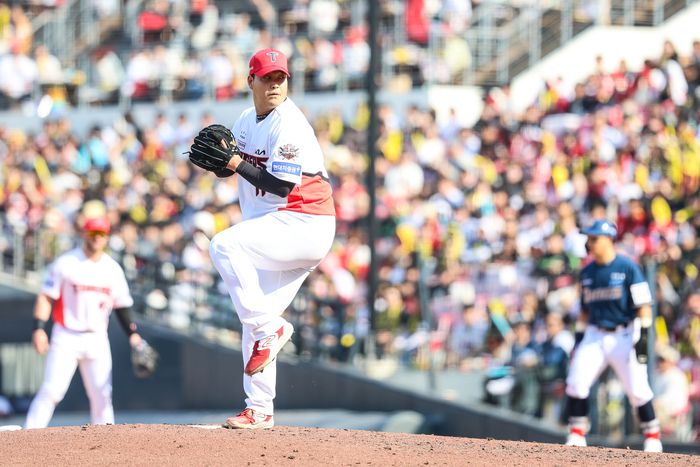 KIA 조상우가 22일 광주-기아 챔피언스 필드에서 열린 2025 KBO리그 정규시즌 개막전 NC와 경기에서 6회초 올라와 힘차게 공을 던지고 있다. 사진 | KIA 타이거즈