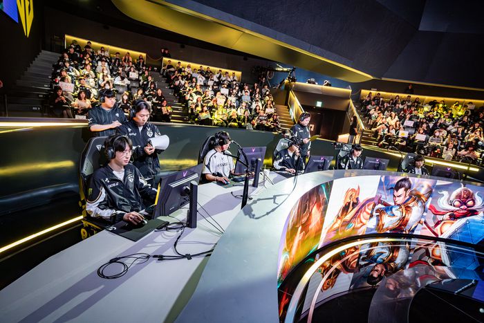 젠지는 6일 서울 종로구 롤 파크에서 열린 2025 리그 오브 레전드 챔피언스 코리아 정규시즌에서 T1에 2-1로 이겼다. 사진 | 라이엇 게임즈