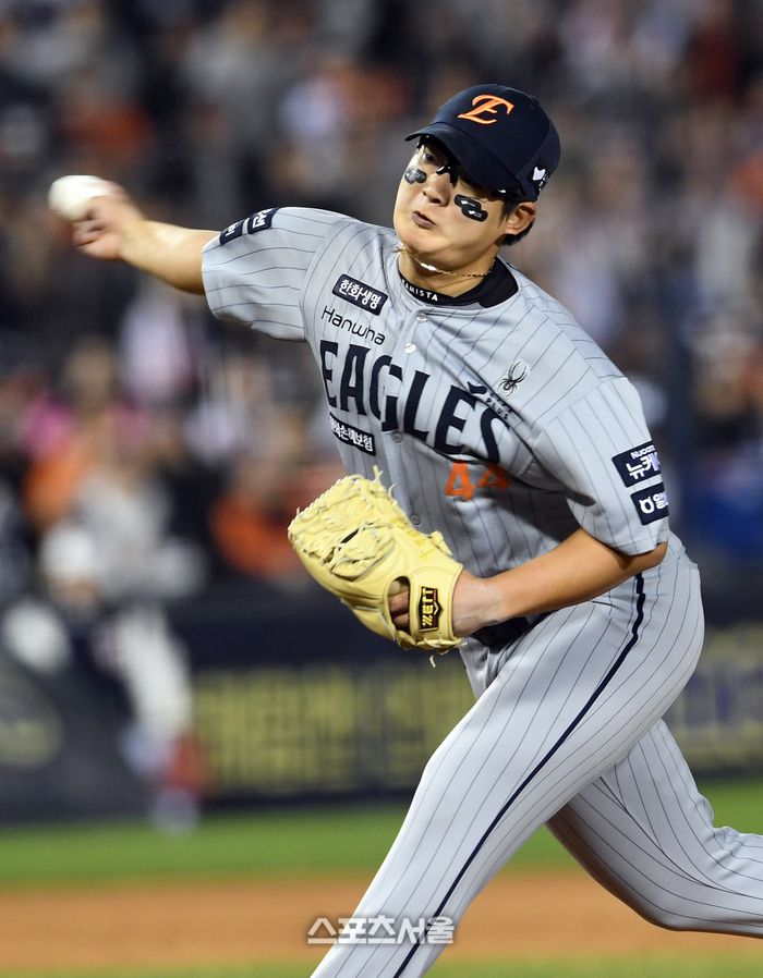 한화 김서현이 역투를 펼치고 있다.  잠실 | 박진업 기자  upandup@sportsseoul.com