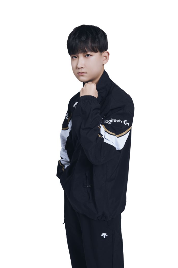 고원재가 12일 서울 잠실DN콜로세움에서 열린 2025 FC온라인 슈퍼 챔피언스 리그(FSL) D조 승자전에서 농심 레드포스 장재근을 2-1로 이기며 조 1위로 16강에 올랐다. 사진 | 넥슨