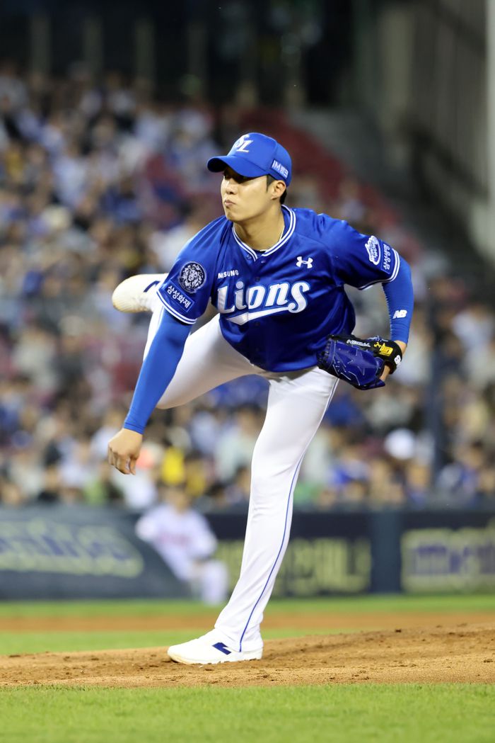 삼성 원태인이 17일 서울 잠실구장에서 열린 2025 KBO리그 정규시즌 LG전에서 선발 등판해 역투하고 있다. 사진 | 삼성 라이온즈