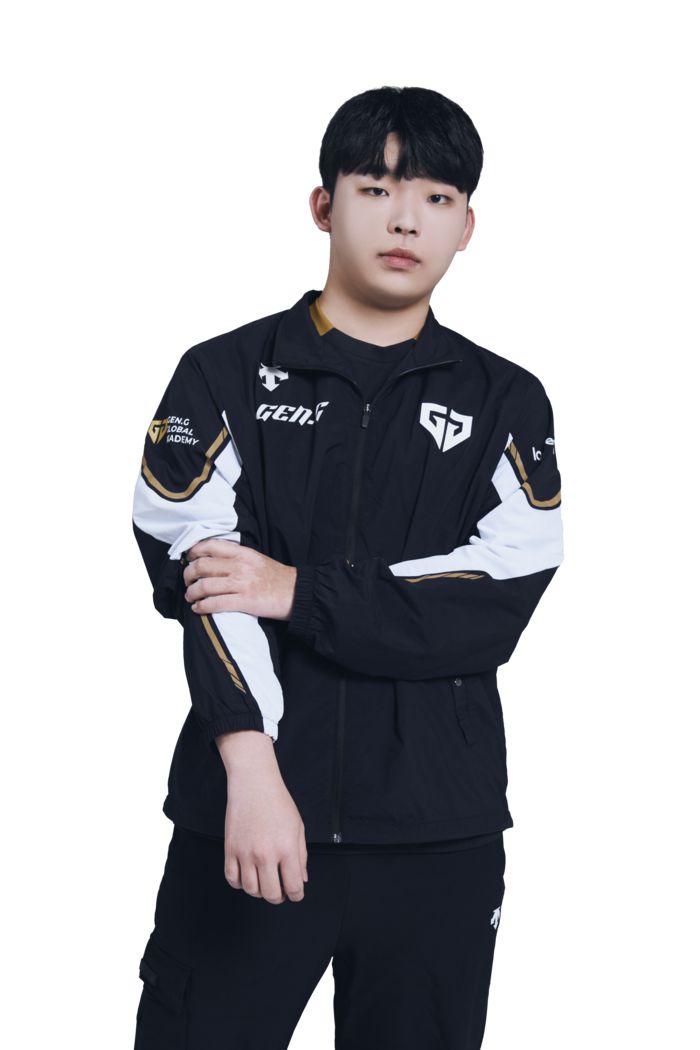 ‘체이스’ 권창환은 21일 서울 잠실DN콜로세움에서 열린 2025 FC온라인 슈퍼 챔피언스 리그(FSL) A조 패자전에서 농심 레드포스 ‘프로스트’ 김승환을 2-0으로 이겼다. 사진 | 넥슨