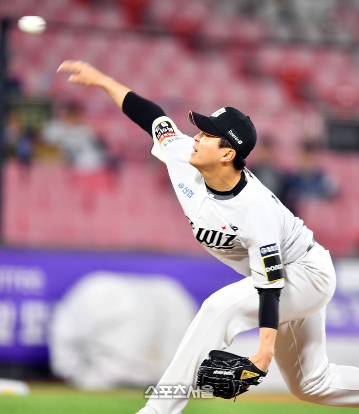 손동현이 올시즌 새로운 무기인 ‘포크볼’을 장착했다. 사진 | 스포츠서울 DB