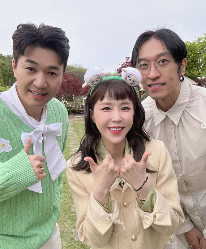 김종민, 신지, 빽가(왼쪽부터). 사진 | 신지 SNS