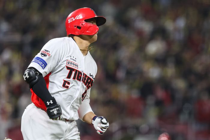 KIA 나성범이 광주-기아 챔피언스 필드에서 열린 2025 KBO리그 정규시즌 키움전에서 3회말 역전 솔로포를 터뜨리고 있다. 사진 | KIA 타이거즈