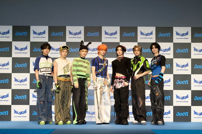 아오엔(aoen) 유우주, 루카, 레오, 쿄스케, 소타, 가쿠, 하쿠(왼쪽부터). 사진 | YX 레이블즈