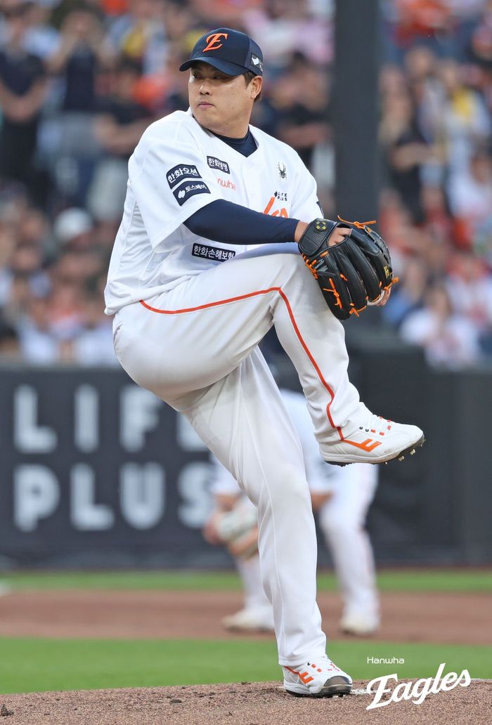 한화 류현진이 30일 대전 한화생명 볼파크에서 열린 2025 KBO리그 정규시즌 LG전서 역투하고 있다. 사진 | 한화 이글스