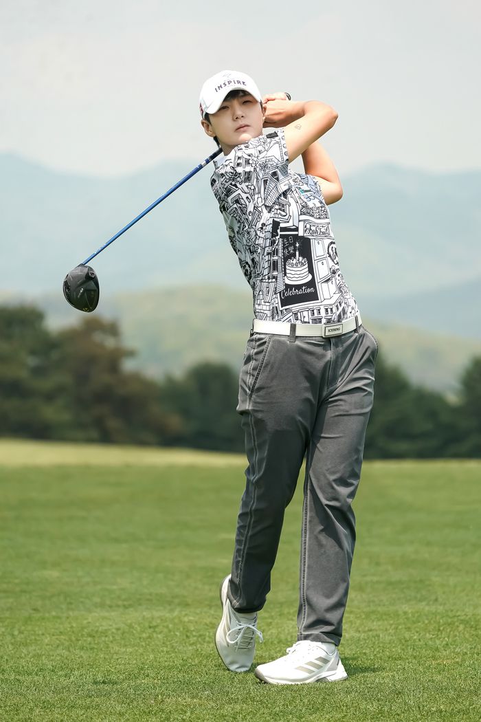 박성현이 뉴코리아CC에서 2025시즌 유럽여자프로골프 ‘아람코 팀 시리즈’ 공식 연습라운드에서 샷하고 있다. 사진 | 대회조직위원회