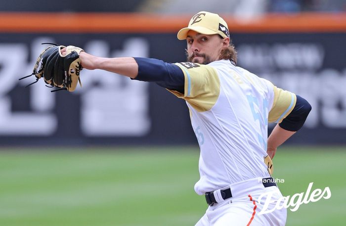 한화 와이스가 5일 대전 한화생명 볼파크에서 열린 2025 KBO리그 삼성전에 선발 등판해 역투하고 있다. 사진 | 한화 이글스