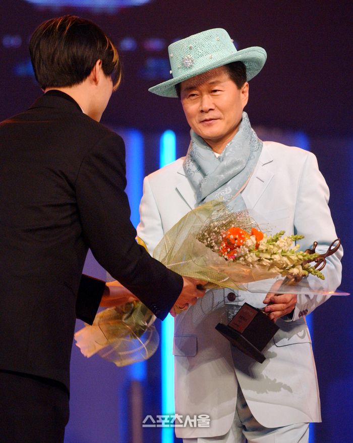 제13회 서울가요대상에서 본상을 수상한 태진아. 사진 | 스포츠서울DB