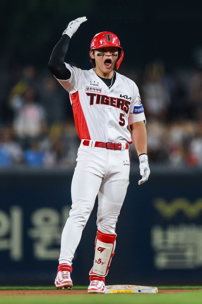 KIA 김도영이 13일 광주-기아 챔피언스 필드에서 열린 2025 KBO리그 롯데전에서 5회말 2타점 2루타를 터뜨린 후 환호하고 있다. 사진 | KIA 타이거즈