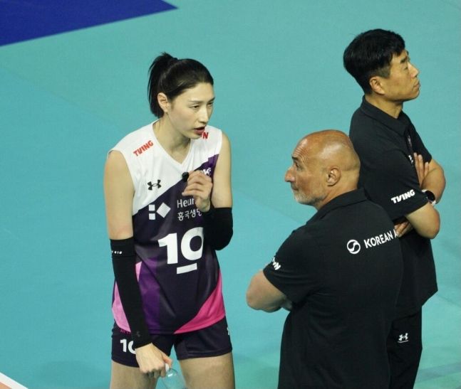 세계올스타팀 소속으로 나선 김연경. 사진 | 인천=연합뉴스