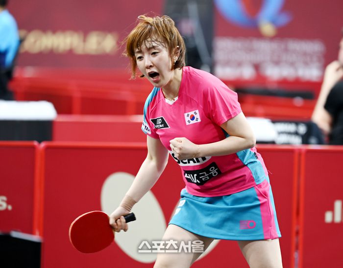서효원이 17일 카타르 도하 카타르대학교 스포츠 콤플렉스에서 열린 2025 세계탁구선수권대회 개인단식 128강에서 호주 CONSTANTINA PSIHOGIOS와 경기에서 득점 후 환호하고 있다. 2025. 5. 17.  도하(카타르) | 최승섭기자 thunder@sportsseoul.com