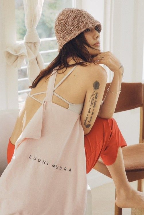 AHYOGA를 장식한 이효리. 출처|SNS