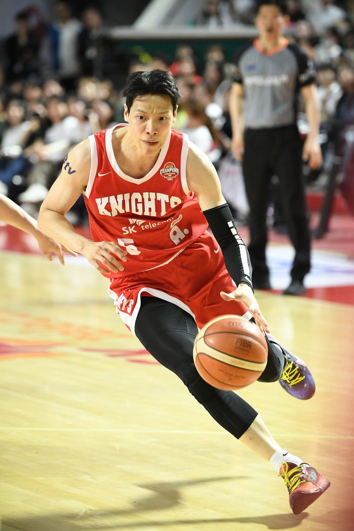 SK 김선형이 드리블 돌파하고 있다. 사진 | KBL